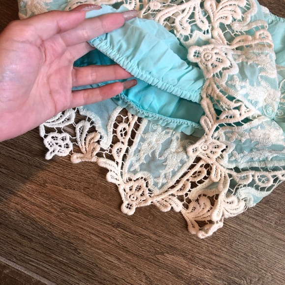 Light blue and white tube top - Picture 2 of 5